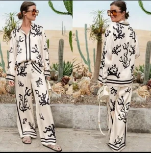 Gorgeous women's satin pajamas white with black print! New! Size M/ 10 UK! - Picture 1 of 18