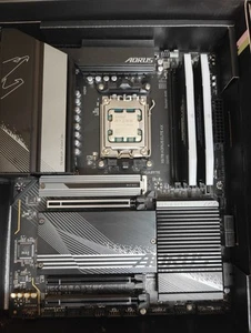 AMD Ryzen 7 7800X3D + Motherboard + RAM Combo - Bild 1 von 3