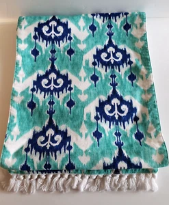 Blu scuro bianco indonesiano? Batik corridore da tavolo in cotone astratto con frangia - Foto 1 di 8