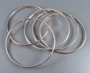 STERLINGSILBER Set Menge 5, SCHLANKE 3mm ARMREIF ARMBÄNDER Armband 8" INNEN - Bild 1 von 4
