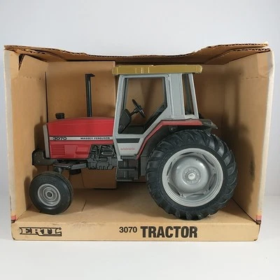 Ertl Massey Ferguson 3070 4WD Tractor-1/16-diecast- Made 1987-New in Box - Image 1 of 4