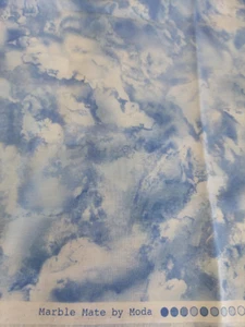 MARBLE MATE von Moda in blau/weißem Stoff - 1,25 Yards NEU - Bild 1 von 2