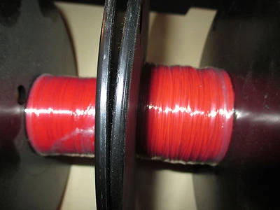 2 carretes Belden 83001 Thermax SPC alambre de plata, 300 pies en total, 28 AWG, rojo, Foto 1 de 2