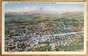 Vista aérea de Portland Oregon hacia el monte Postal con capucha de Curteich Brubaker de la década de 1940 - Imagen 1 de 1