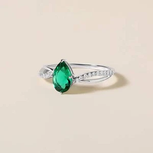 Certified 10K Gold 1ct Natural Diamond w/ Simulated Emerald Pear Twist Ring - Imagen 1 de 10