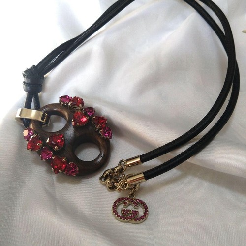 Collana Gucci cuore in legno