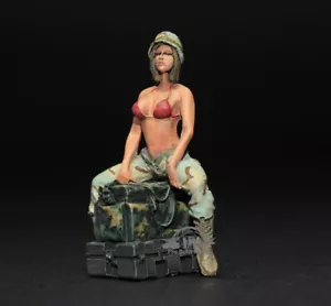 PreSale ProPainted 1:35 Modern Sexy Female US Solider - Picture 1 of 7