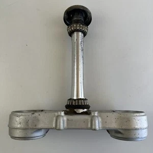 KTM 125 SX 2003 Lower triple tree handlebar clamp bridge yoke - Picture 1 of 11