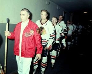 Bobby Hull Chicago Black Hawks 8x10 Photo - Picture 1 of 1