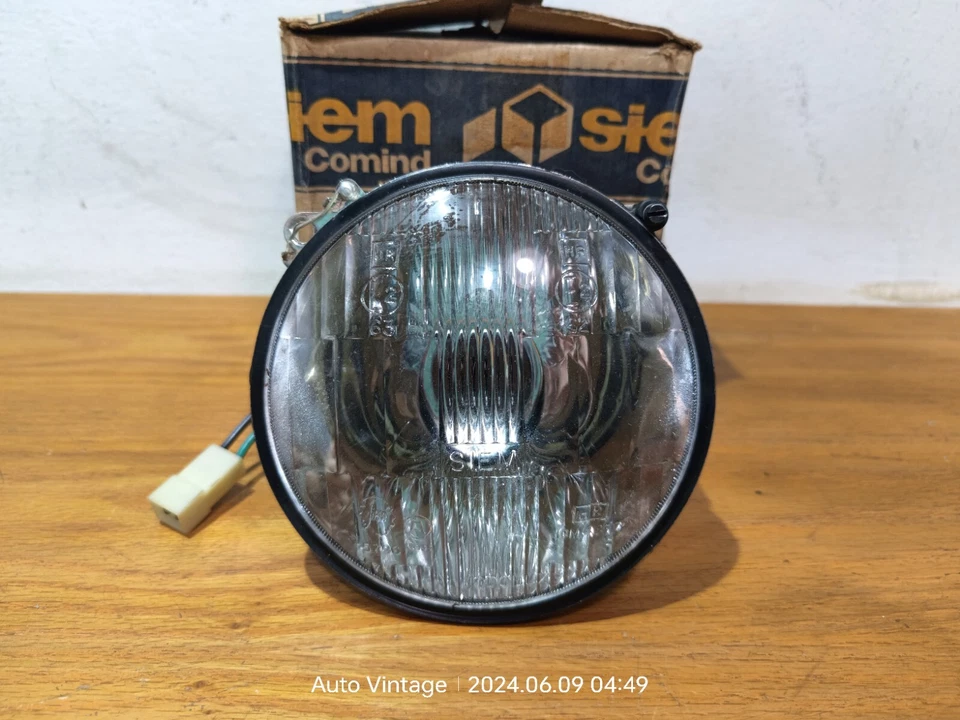 Alfa Romeo Alfetta 1.6 & 1.8 ab 77 Alfetta Gt  Siem Unit Headlight Light Beacon - image 1 of 4