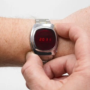 ⌚ ILLUMINATOR Watch ELECTRONICA 1 Elektronika Pulsar Quartz USSR Digital Led - Picture 1 of 22