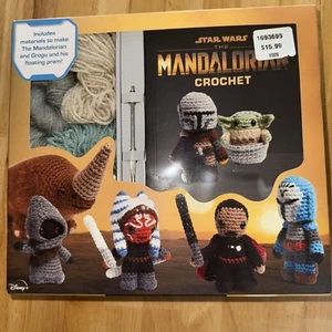 NEW Crochet Kit Disney Star Wars: the Mandalorian Crochet by Lucy Collin (2021) - Imagen 1 de 2