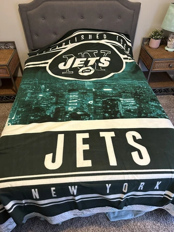 New York Jets Football Blanket 66” X 90" NFL Fleece Throw Large New Cover