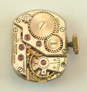 Movimiento Reloj Pulsera Omega 17 Joyas 13mm x 17mm - Piezas Reparación Balance Roto - Imagen 1 de 6