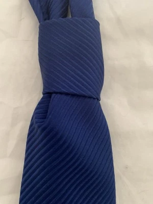 Corbata de seda a rayas azules para hombre David Donahue hecha en EE. UU. Foto 1 de 4