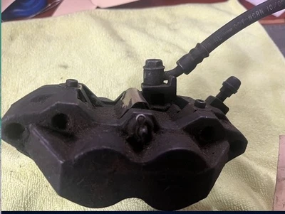 Juego de pinzas de freno delanteras derecha izquierda OEM SUZUKI GSXR600 2003 PAR Foto 1 de 4