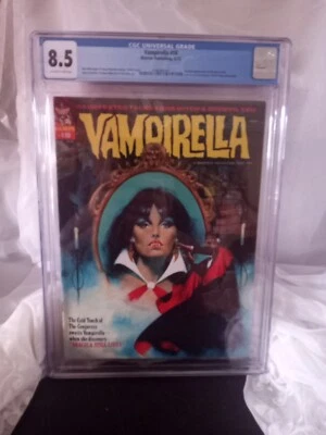 Vampirella #18 CGC 8.5 1972 2nd Full Appearance Of Dracula In Title  - Image 1 of 3