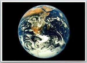Postcard NASA Earth from Apollo 17 Space Shuttle Collection - Picture 1 of 2