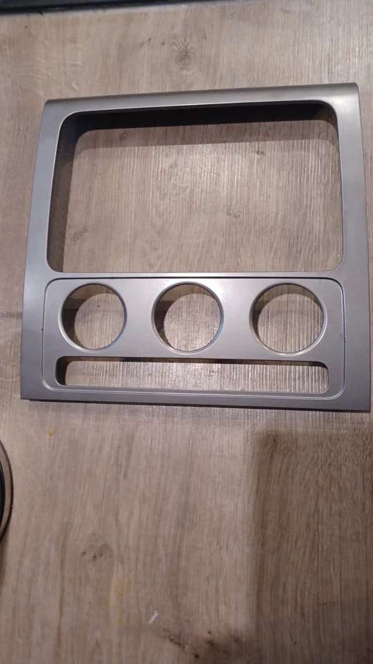 Rahmen Radio Abdeckung Blende Radioblende 1T0858071L VW Touran I 1T 1T2 Bj.07 - Bild 1 von 1