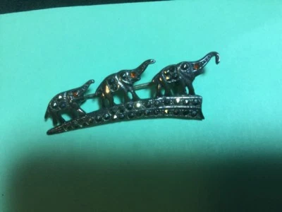 VINTAGE ELEPHANT FAMILY OF 3 STERLING SILVER 925 LARGE GOOD LUCK BROOCH PIN - Image 1 of 4