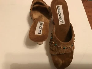 Fashion Bug Slide Sandal Tan Fringe Beads Mid Heel 6 1/2 Strapless NIB - Picture 1 of 8