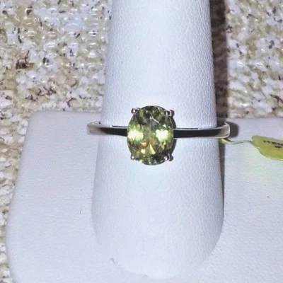 ANILLO MADAGASCAR APATITA OLIVA, PLATINO SOBRE PLATA ESTERLINA TALLA - 10 Foto 1 de 4