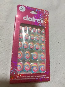 Claire's NEW 24 Faux Nails - Glue Included - Picture 1 of 4