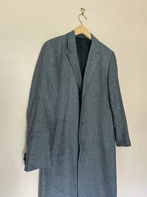 Hugo Boss Winter Coat Size 40 L Made In Ukraine 92% Virgin Wool 8% Cashmere - Image 1 of 4