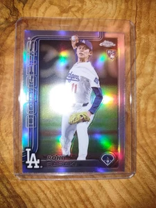 2025 Topps Chrome Roki Sasaki SILVER REFRACTOR RC BASE #217 LOS ANGELES DODGERS - Picture 1 of 2