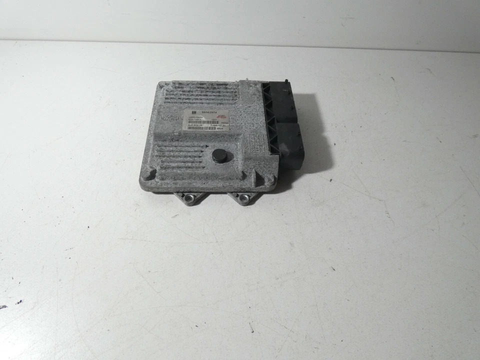 Centralina motore Suzuki Swift III 3 1,3 L diesel 55563974 - Immagine 1 di 1