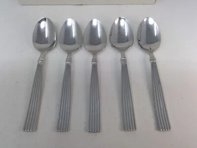 Reed & Barton 18/8 Stainless Steel Crescendo Set of 5 Oval Soup Spoons 6 7/8" - Image 1 of 4