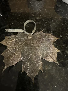 Sprache der Blätter Ornament Gold vergoldet 18k vergoldet ECHTES Maple Leaf Vintage 1994 - Bild 1 von 2