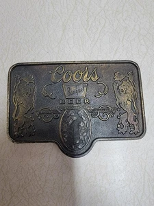 Hebilla de cinturón vintage Coors Banquete Cerveza Adolph Coors Company Colorado - Imagen 1 de 3