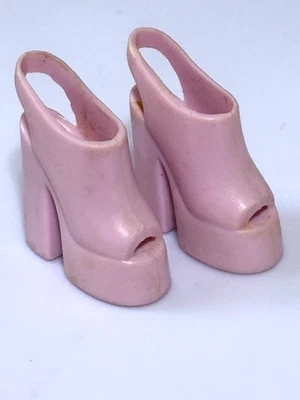 Zapatos de tacón Barbie rosa punta abierta años 90 2000 con plataforma Foto 1 de 2