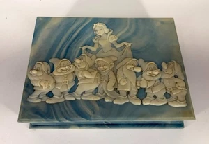Vintage Walt Disney Snow White & the 7 Dwarfs Soapstone Trinket/Jewelry Box - Picture 1 of 7