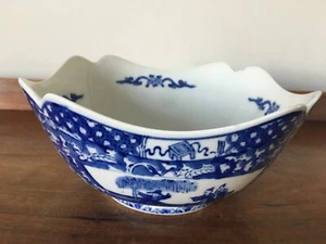 Vintage Chinese Blue and White Porcelain Bowl - 10" Diameter - Picture 1 of 11