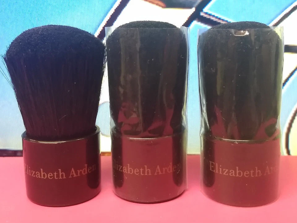 6 brochas de maquillaje Elizabeth Arden Kabuki base en polvo suelto mini brocha Foto 1 de 1