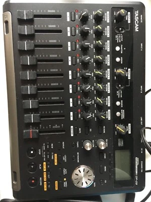 TASCAM DP-03-SD Audiorecorder - Schwarz - Bild 1 von 4