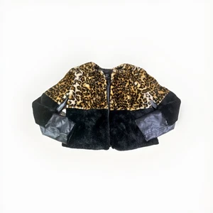 New York and Co Size Medium Leopard Animal Print Faux Fur Jacket Cropped EUC - Picture 1 of 9