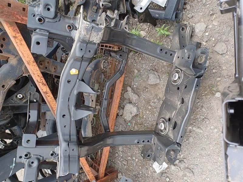 Crossmember trasero/marco K para Silverado EV 2859721 2024 Foto 1 de 4