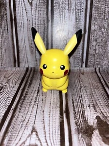 Pokemon Pikachu Toy 2011 - Collectible Lights Up - Picture 1 of 5