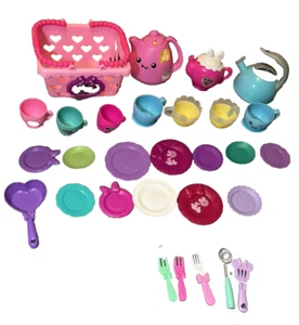 Play Dishes Minnie Mouse Basket Tea Pot Plates Cups Utensils 29 Pieces - Picture 1 of 24