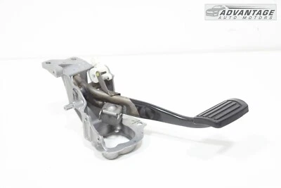 2013-2018 CADILLAC ATS FRONT LEFT STOP BRAKE PEDAL & BRACKET SUPPORT OEM - Image 1 of 4