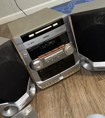 Philips Mini Hi-Fi Stereo System 3-CD Changer AM/FM Radio + Speakers – Cassette - Image 1 of 3