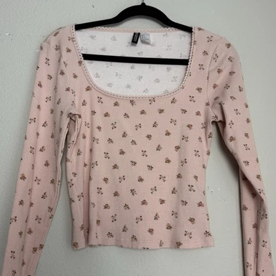 Top coqueta H&M | Cottagecore moda femenina | Fairycore ditsy estampado floral Foto 1 de 4