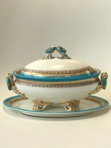 A Pair of Late 19th Century Porcelain Royal Worcester Tureens 1884 A/F - Foto 1 di 24