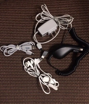Genuine SAMSUNG travel adapter,car charger,data cable,earbuds for older phones - Image 1 of 4