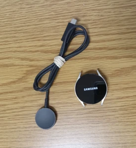 Samsung Galaxy Watch6 40mm SM-R935U (Gold, Unlocked) - Nice Shape, Free Ship! - Zdjęcie 1 z 7