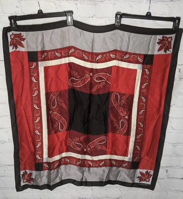 "Bufanda cuadrada de seda grande Ellen Tracy - negra/roja/plateada - 33""x33"""  Foto 1 de 4