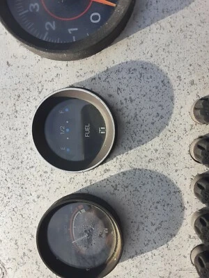 Omc 3.8 stringer guage set. 1984 Sportcraft 222 Offshore - Image 1 of 4